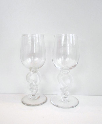 Serpentine Wine Glass