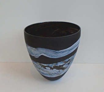 LR 49580 Monochrome Med Bowl TP66 19cm £180
