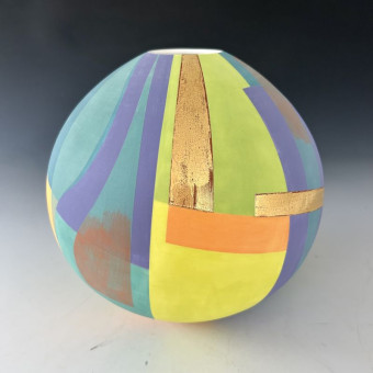 LR 52882 Pot no3 21 x 23 cm £520