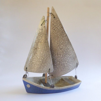 LR Yacht port blue yacht 27x27x22x9 5 51980 £240